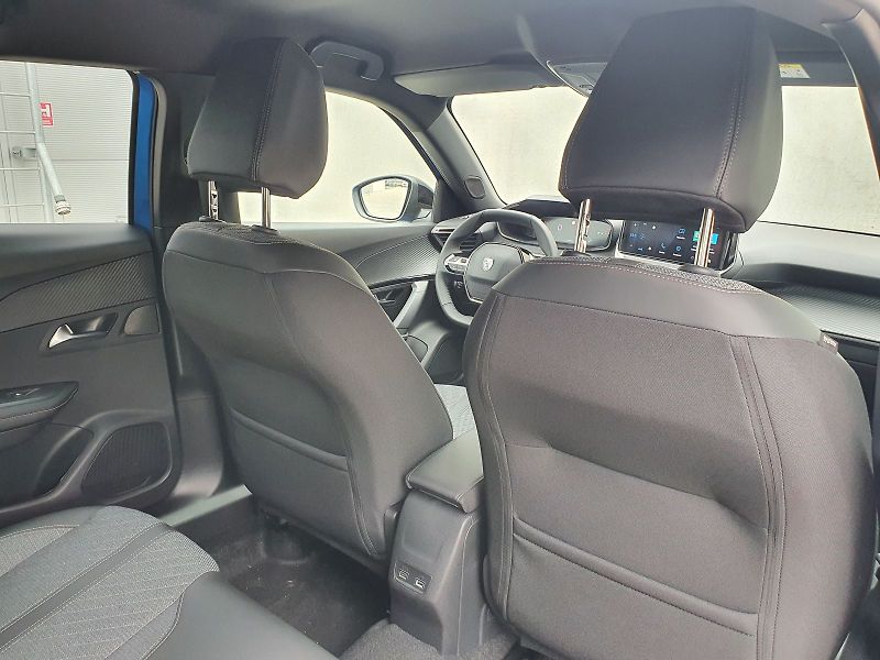 Peugeot 2008 (2026) ALLURE 1.2 T 100k MAN6* - fotka 11 z 17