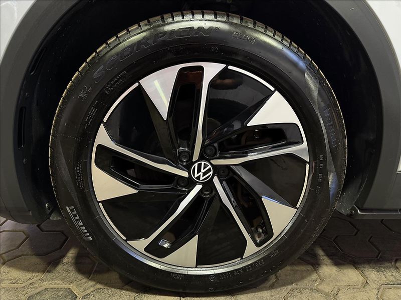 Volkswagen ID.4 ACC MASÁŽE HUD TČ TAŽNÉ 2XALU - fotka 42 z 45