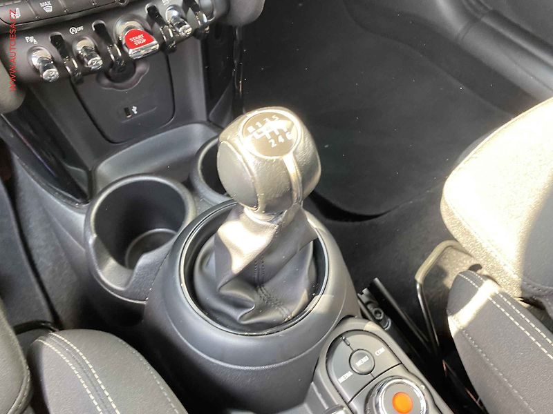 Mini Cooper S (2018) 2.0i, ČR, autoAC - fotka 16 z 18