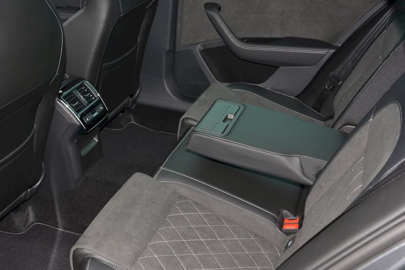 Škoda Superb (2024) Combi SportLine 2,0 TDI 147 kW - fotka 18 z 25