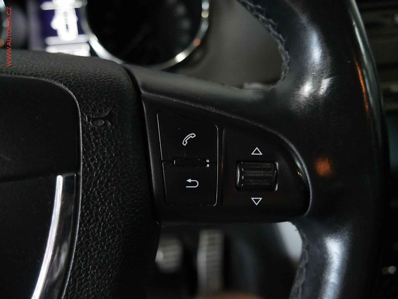 Škoda Yeti (2013) 1.6 TDi, xenon, autoAC - fotka 13 z 21