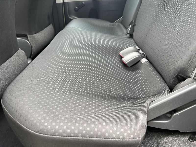 Toyota Yaris 1.3VVT-i 74kw KLIMA PŮVOD ČR  - fotka 21 z 38