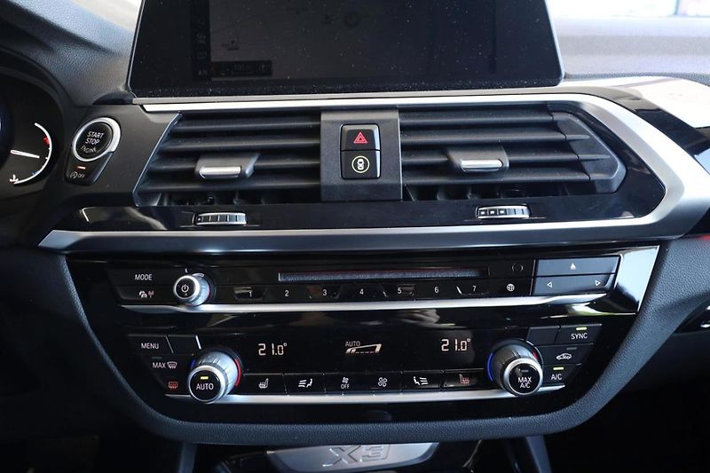 BMW X3 xDrive30i - fotka 10 z 21