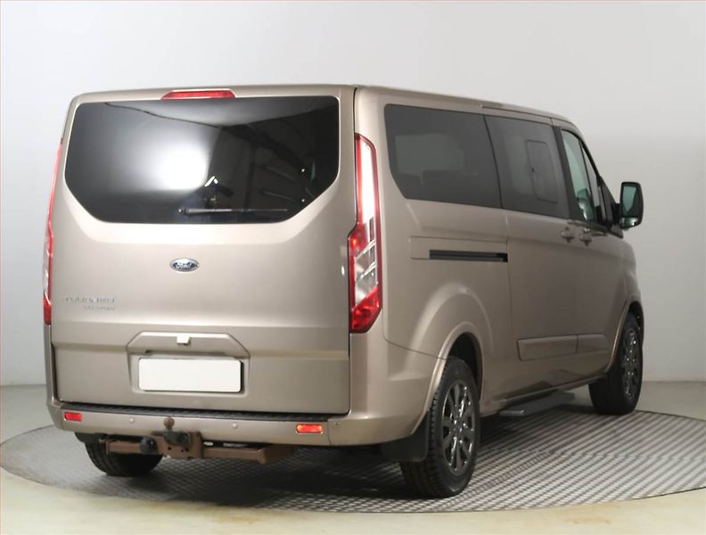 Ford Tourneo Custom (2021) Titanium 2.0 EcoBlue, ČR - fotka 5 z 25