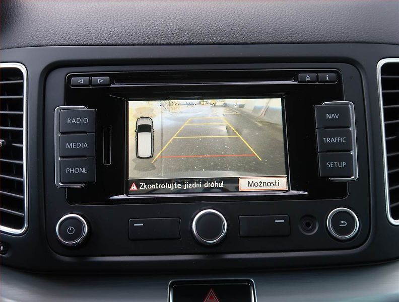 Volkswagen Sharan (2015) 2.0 TDI, Automat, 7 míst, Navi - fotka 17 z 29
