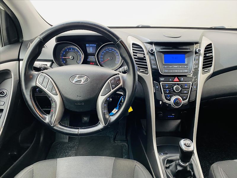 Hyundai i30 1,6 GDI 99kW 1.maj. ČR - fotka 10 z 22