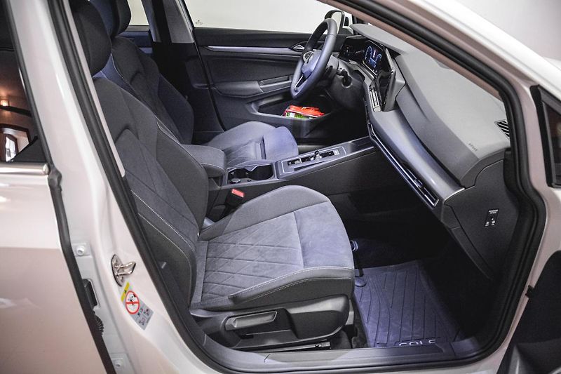Volkswagen Golf Variant (2022) Style 1,5 eTSI 7DSG mHEV - fotka 14 z 40