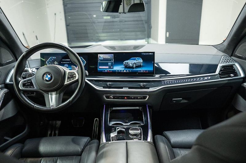 BMW X7 xDrive40i M Sport 280 kW - fotka 11 z 47