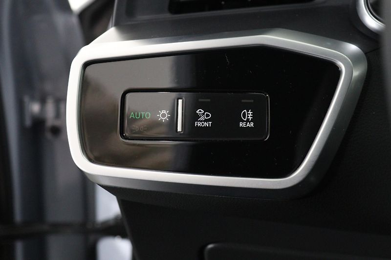 Audi A6 Avant Sline 50 TDI quattro tiptronic - fotka 13 z 25