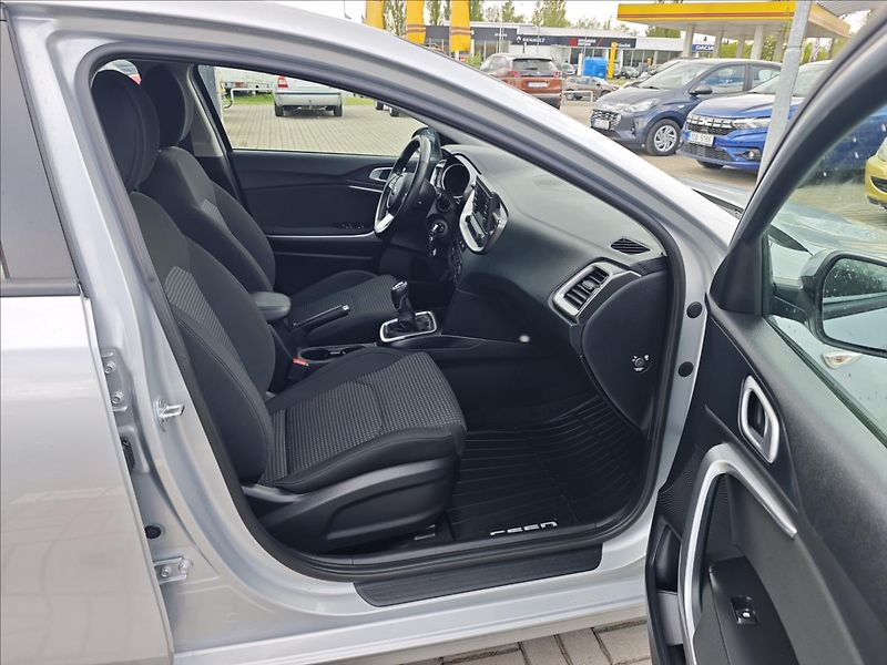 Kia Ceed 1,0 T-GDI  FRESH - fotka 14 z 22