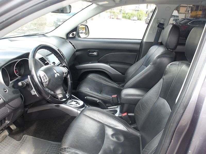 Mitsubishi Outlander 2,3i LPG+BENZIN  AUTOMAT !!! - fotka 18 z 31