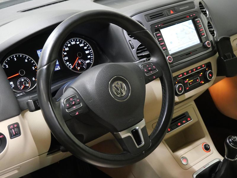 Volkswagen Tiguan - fotka 14 z 25