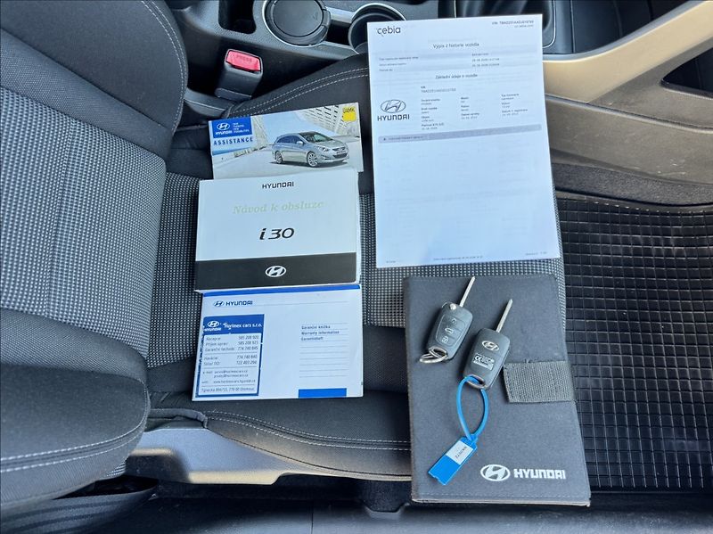 Hyundai i30 1,4 i 73kW ALU klima původ ČR - fotka 43 z 50