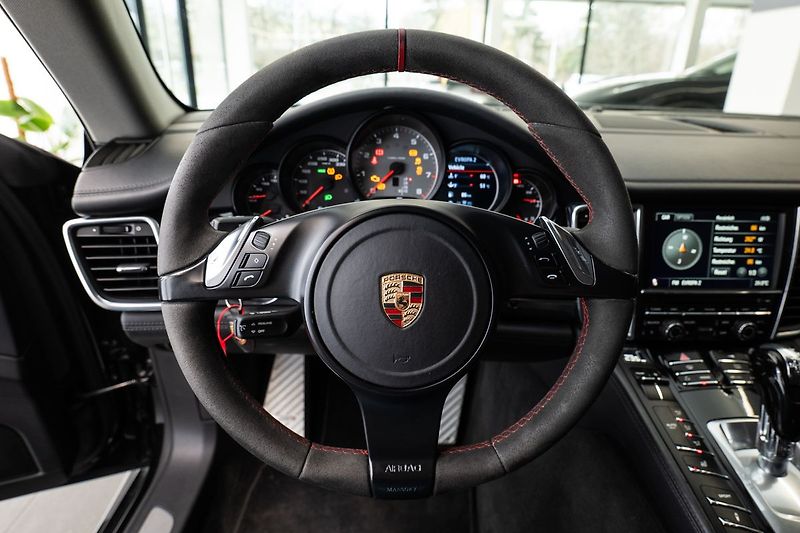 Porsche Panamera - fotka 6 z 26