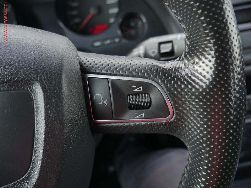 Seat Exeo (2012) 2.0TDi, ČR - fotka 12 z 17
