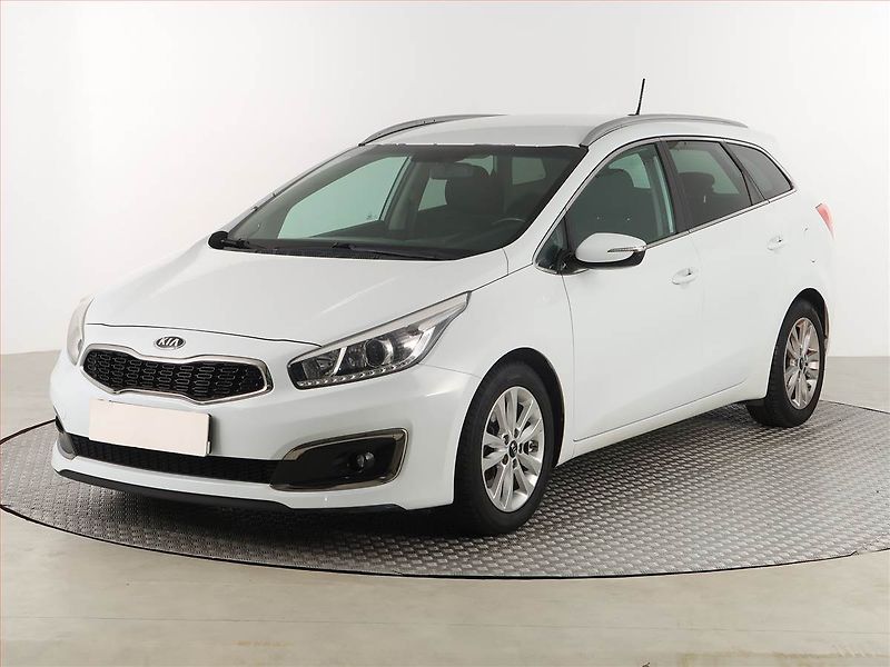 Kia Ceed (2016) Gold 1.6 GDI, Serv.kniha, Navi - fotka 2 z 17