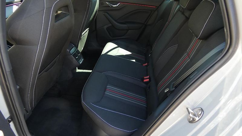 Škoda Scala 1,5TSI DSG Monte Carlo - fotka 20 z 24