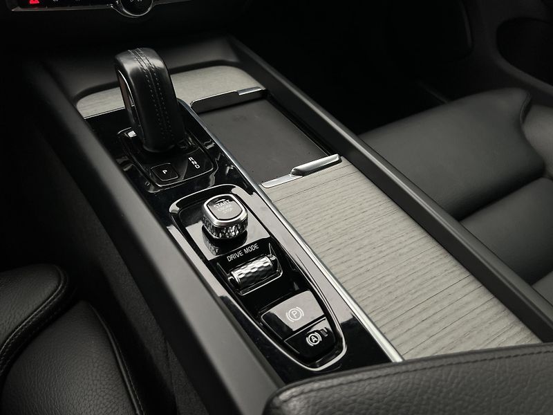 Volvo V60 CC B5 AWD PRO AUT - fotka 25 z 45