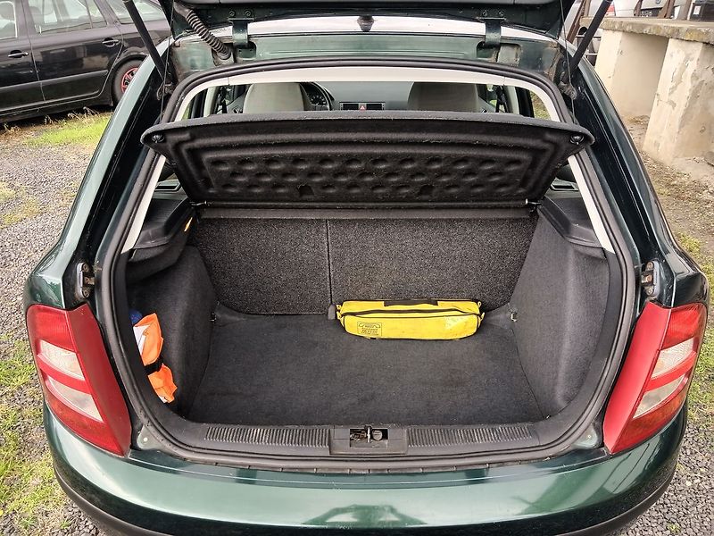 Škoda Fabia 1.4 MPI Comfort - fotka 15 z 26