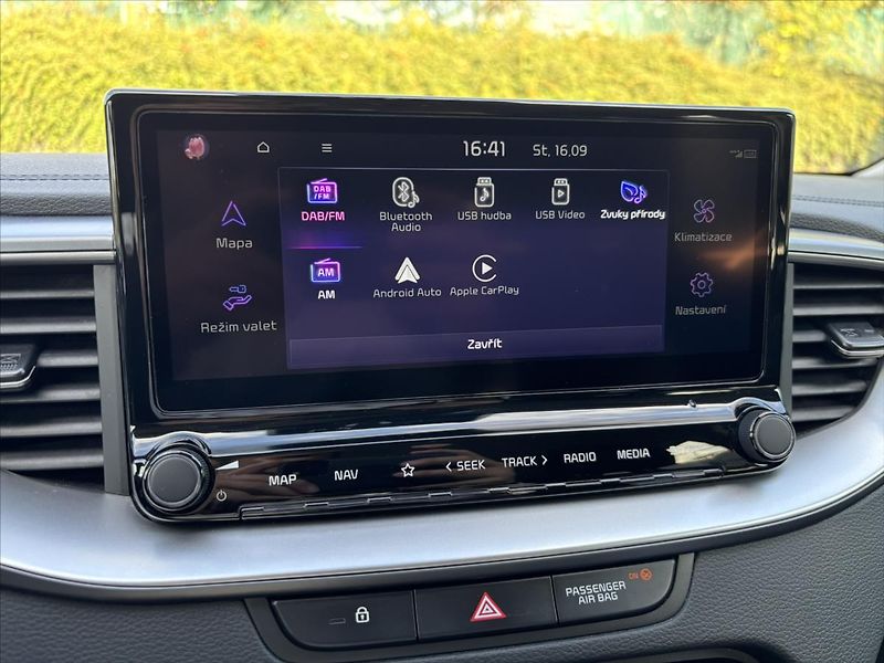 Kia Ceed 1,5 TGDi TOP ZÁRUKA CARPLAY - fotka 22 z 39