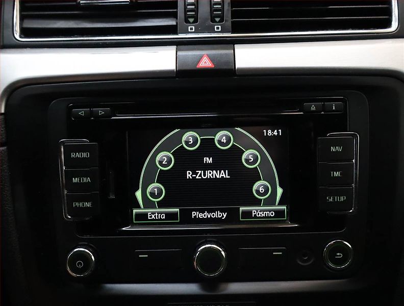 Škoda Superb (2015) Style 2.0 TDI, Navi, Xenony - fotka 12 z 22