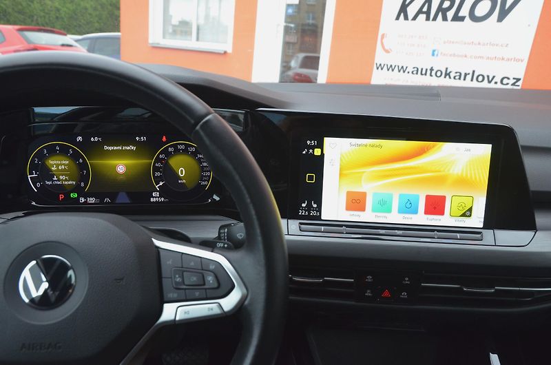 Volkswagen Golf (2022) 2.0 TSi 140kW DSG Style iQ-LED - fotka 34 z 50