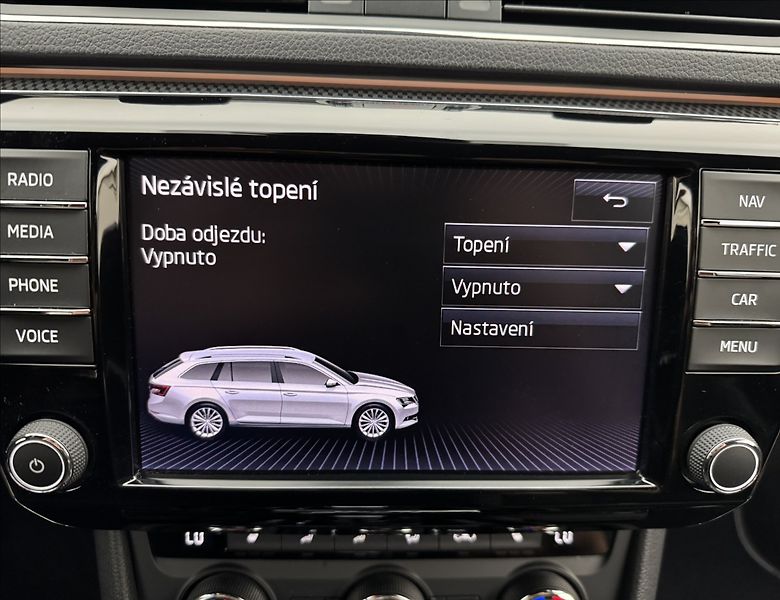 Škoda Superb 2,0 SPORTLINE 4X4 DSG 350HPAPR - fotka 26 z 55