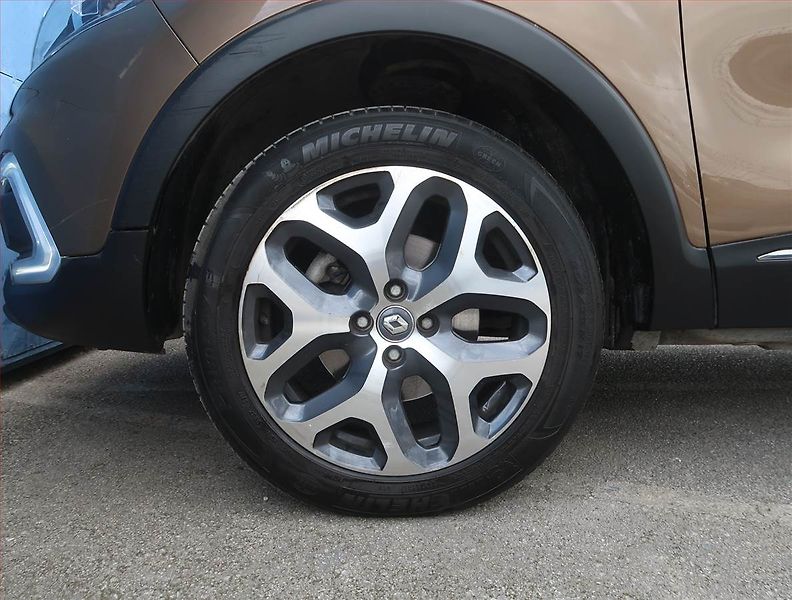 Renault Captur (2017) 1.2 TCe, Navi, Tempomat - fotka 14 z 17