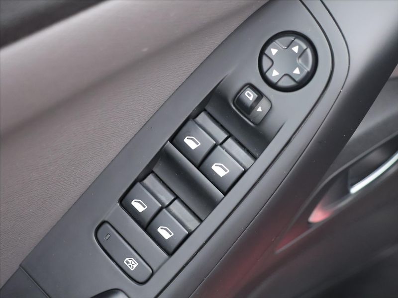 Citroën Grand C4 Picasso 1,2 Puretech 96kW 71230KM - fotka 14 z 25