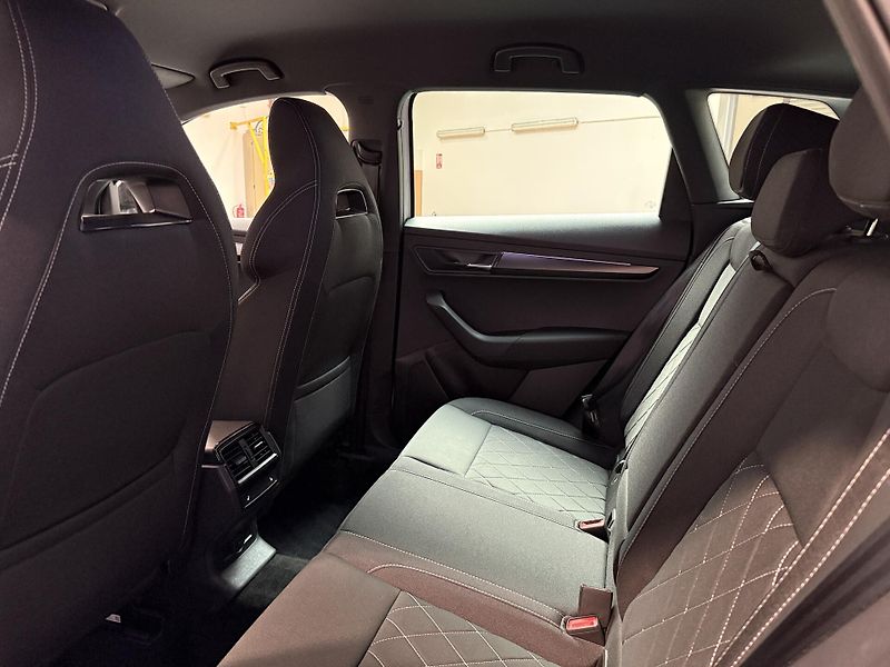 Škoda Karoq 1.5 TSI 110kW Sportline DSG - fotka 12 z 15