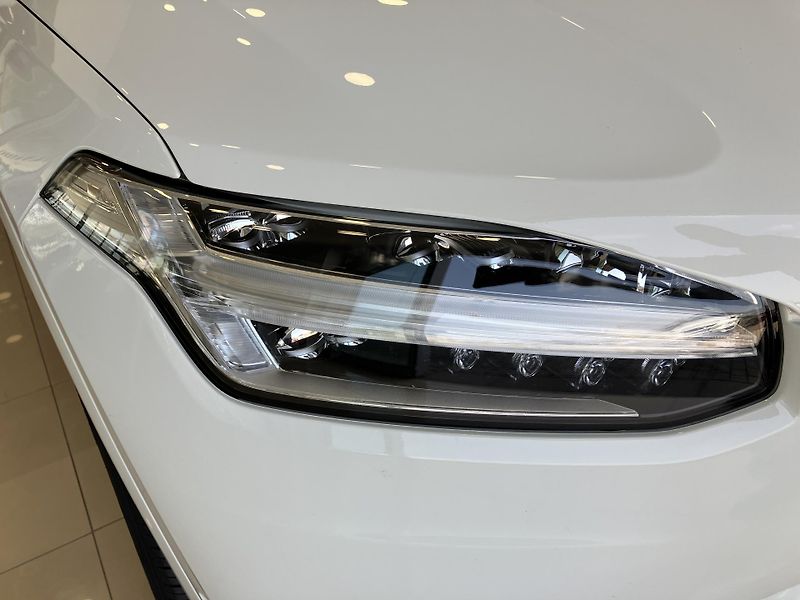 Volvo XC90 D5 AWD Momentum AT8, ČR - fotka 4 z 50