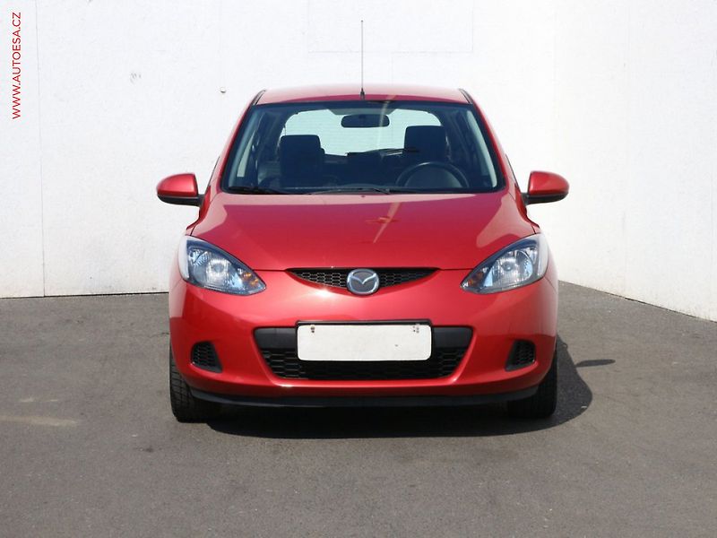 Mazda 2 (2009) 1.4i - fotka 2 z 3