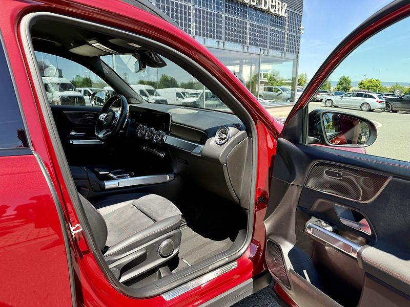 Mercedes-Benz GLB (2020) 250 4MATIC - fotka 36 z 45