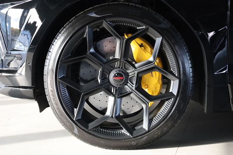 Lamborghini Urus Novitec Wide Body Kit, Masáž - fotka 19 z 51