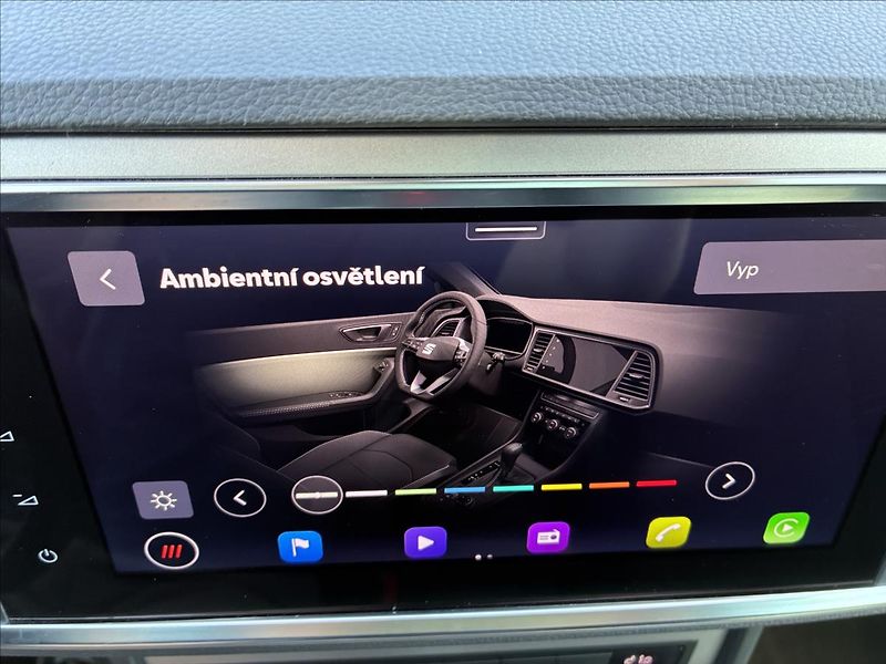 Seat Ateca 2,0 TDI 4X4 TAŽNÉ WEBASTO - fotka 27 z 33