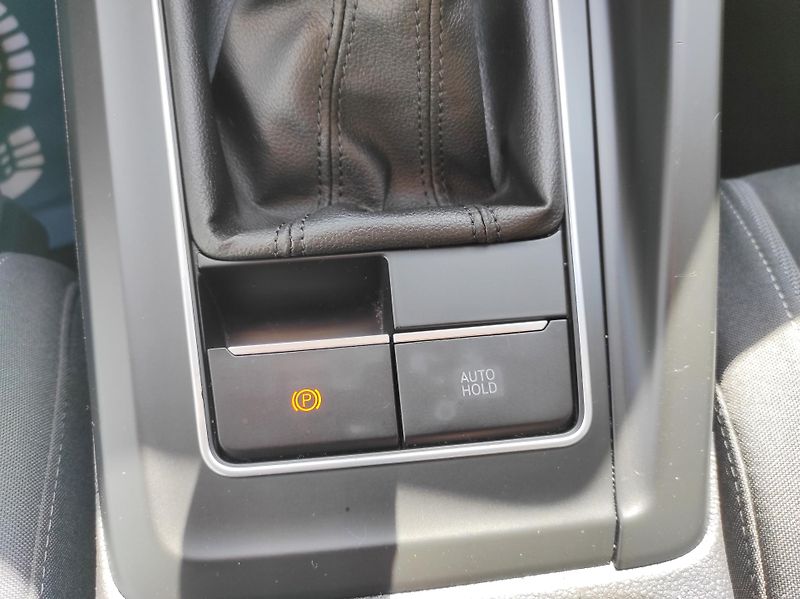 Volkswagen Golf 2,0TDi 110kW, Style, ČR, - fotka 30 z 59
