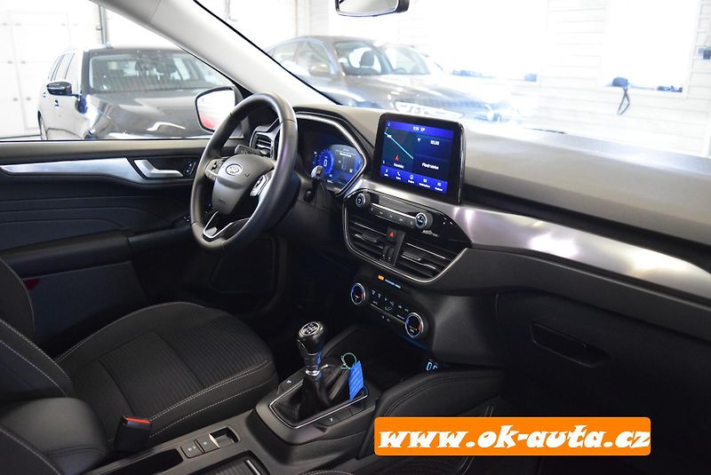 Ford Kuga 1.5 EBLUE TITANIUM 56 000 KM - fotka 32 z 57
