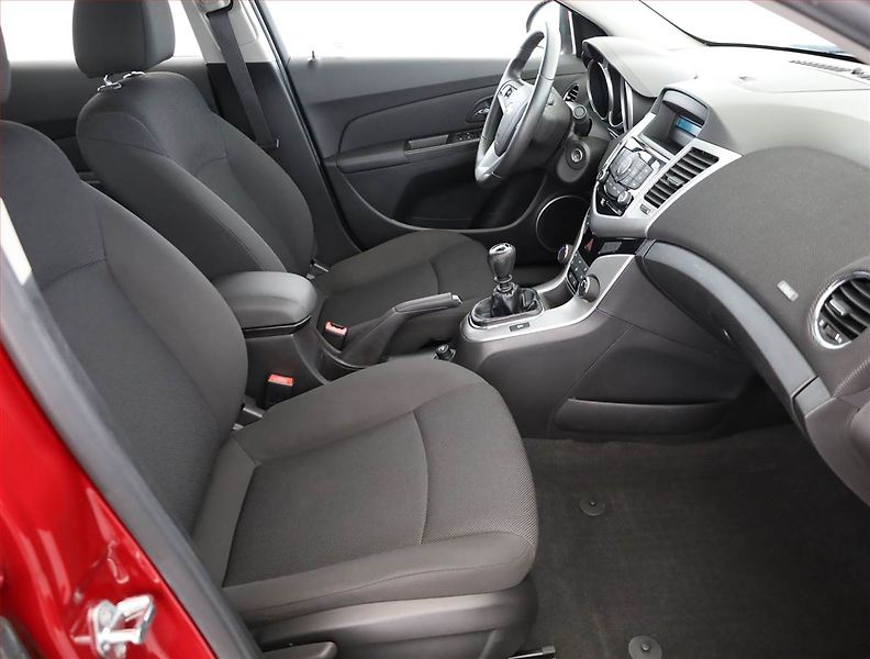 Chevrolet Cruze (2012) 1.6 i 16V, ČR,1.maj, Tempomat - fotka 7 z 13