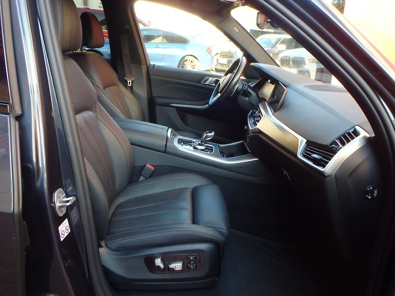 BMW X5 (2022) 45e, xDrive, Laser , TZ - fotka 12 z 20