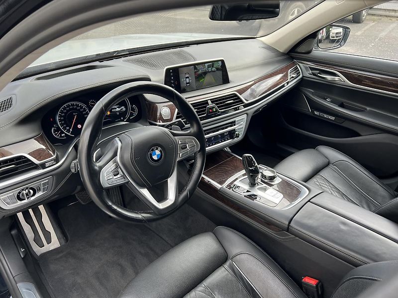 BMW Řada 7 (2017) 750d xDrive Laser Full  - fotka 10 z 39