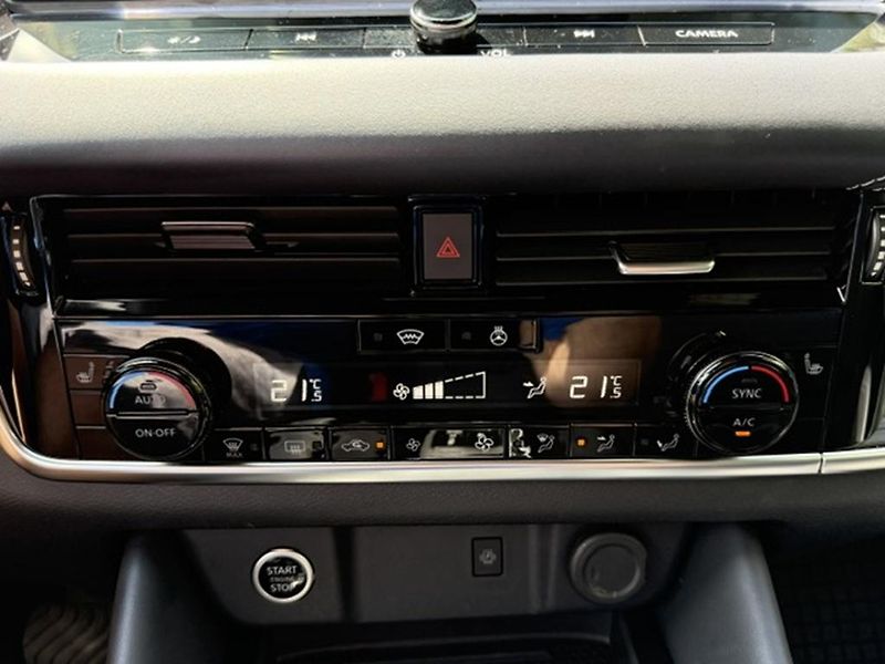 Nissan Qashqai 1.3 DIG-T 116kw Automat - fotka 31 z 43