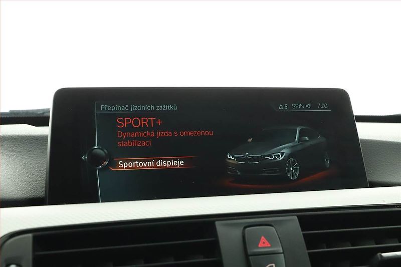 BMW Řada 3 (2016) 320d xDrive GT, 4X4, Automat - fotka 12 z 20