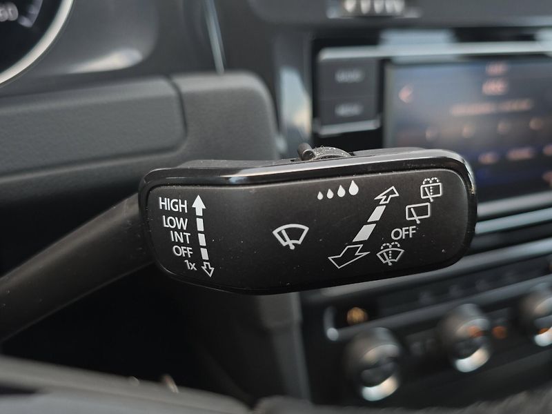 Volkswagen Golf (2018) VARIANT 1.0 TSi 81kW, ČR, serv - fotka 13 z 23