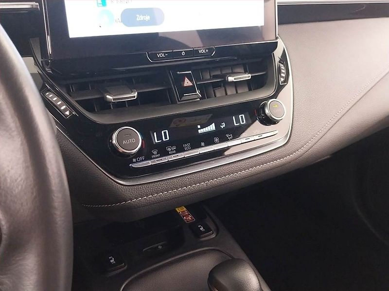 Toyota Corolla (2024) 1.8 Hybrid - fotka 19 z 20