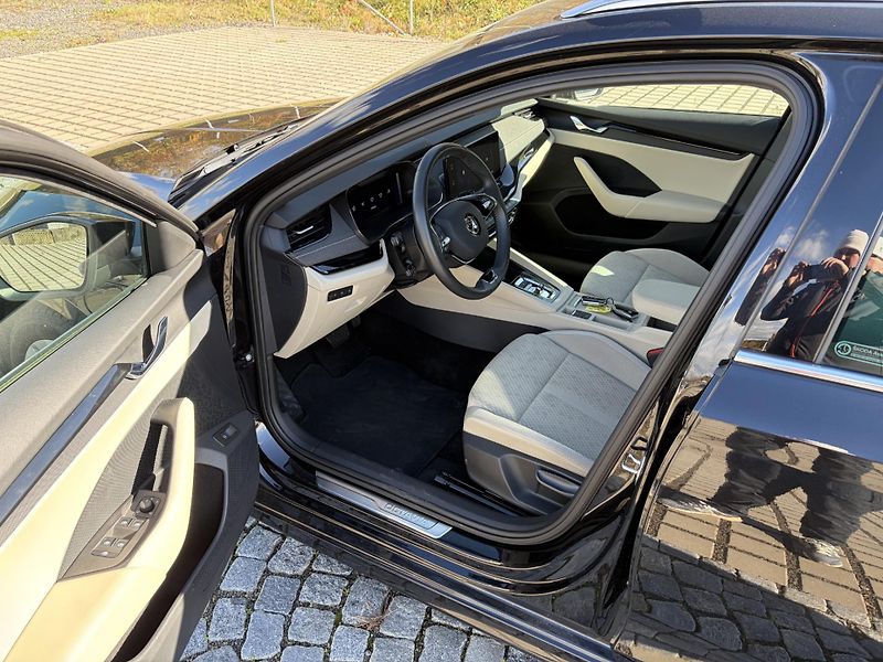Škoda Octavia (2023) STYLE PLUS iV PLUG-IN-HYBRID - fotka 11 z 33