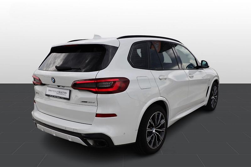 BMW X5 xDrive30d - fotka 5 z 14