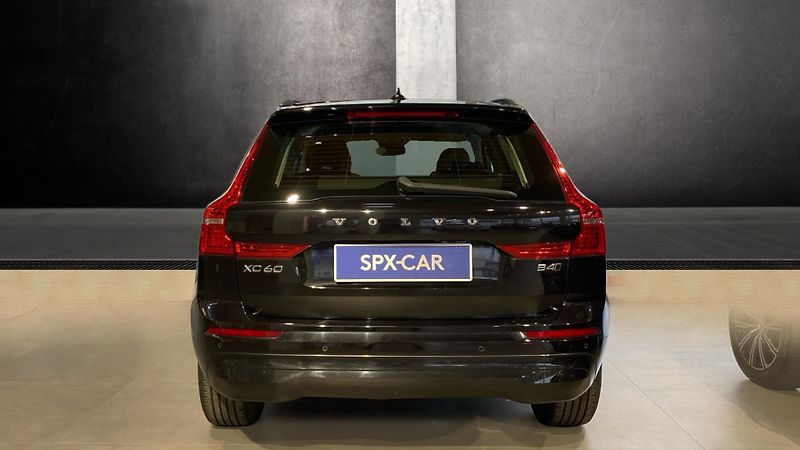 Volvo XC60 MOMENTUM PRO, B4 AWD, 145+10 k - fotka 5 z 24