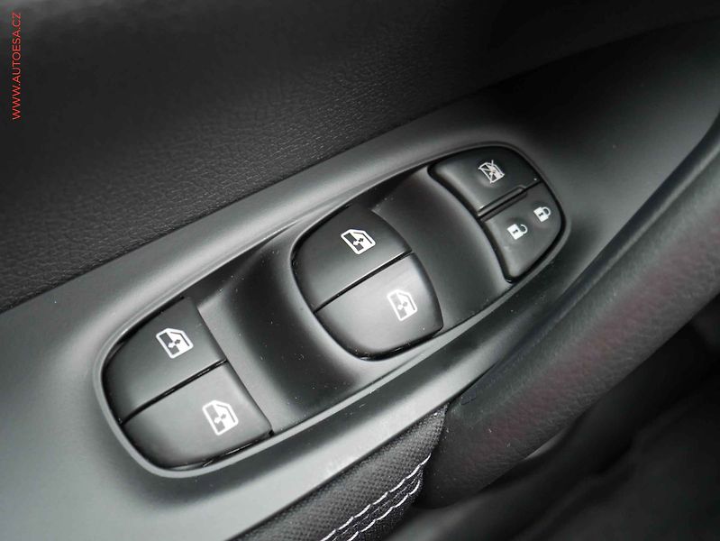 Nissan Qashqai (2018) 1.6DiG-T, ČR, Acenta - fotka 11 z 18