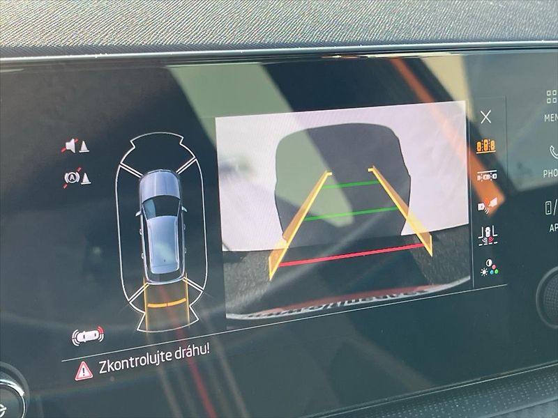 Škoda Kamiq 1,0 TSi 85kW 7DSG MONTE CARLO - fotka 17 z 32