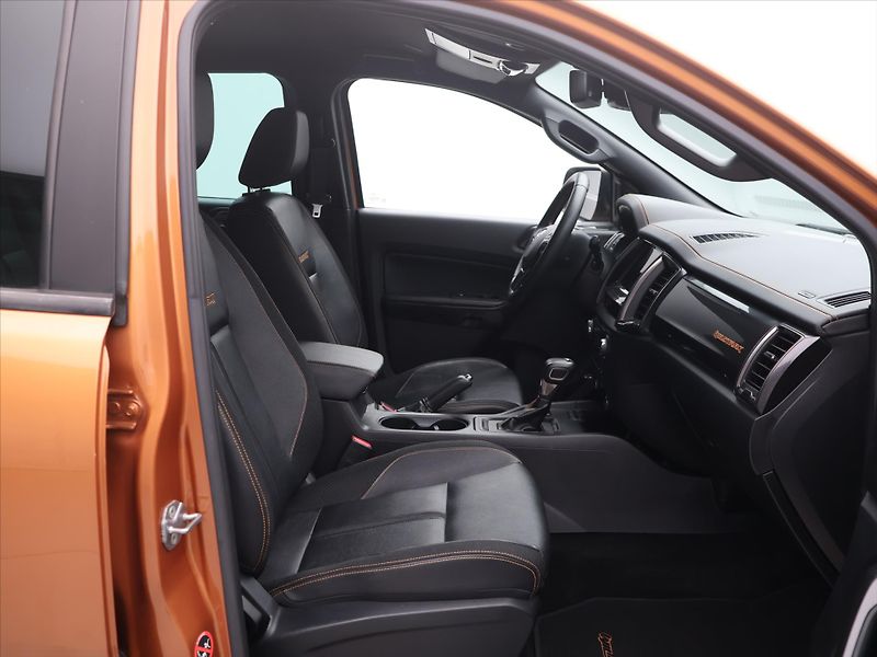 Ford Ranger 2,0 TDCI 156kW Wildtrak 4x4 - fotka 11 z 28